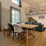 Appartement Lovely Loft & Flat