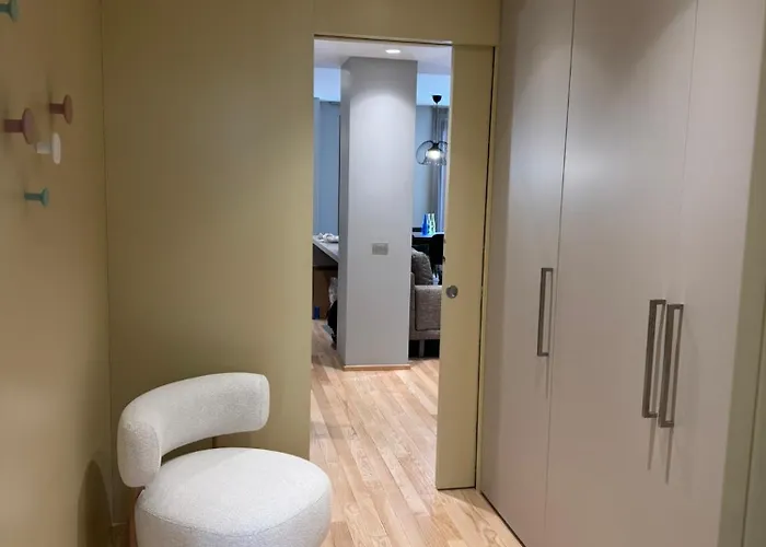 דירה Lovely Loft & Flat