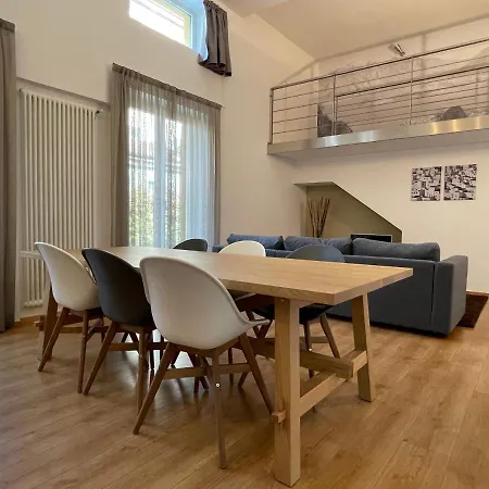 Daire Lovely Loft & Flat