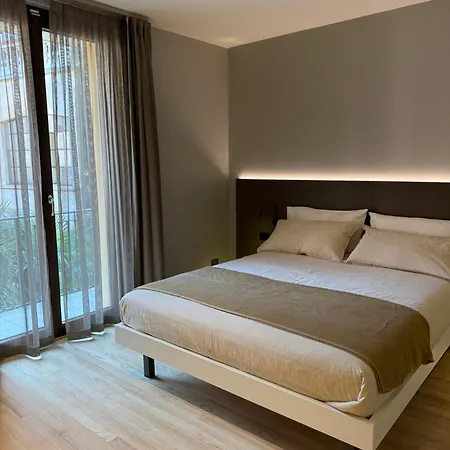 Lovely Loft & Flat Μενάτζιο