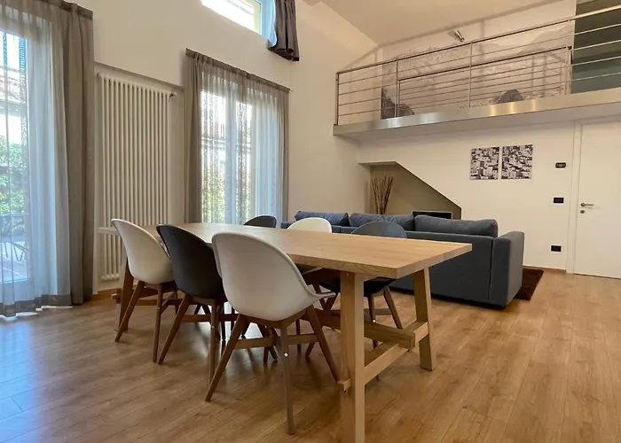 아파트 Lovely Loft & Flat