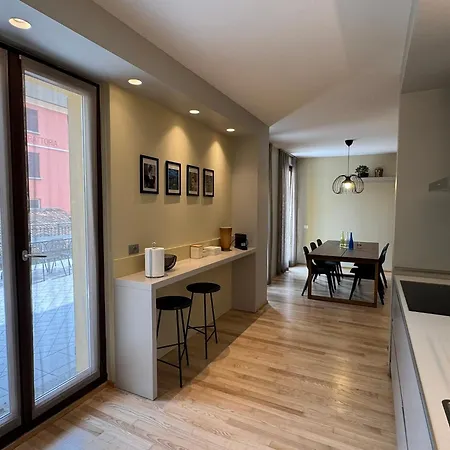 公寓 Lovely Loft & Flat