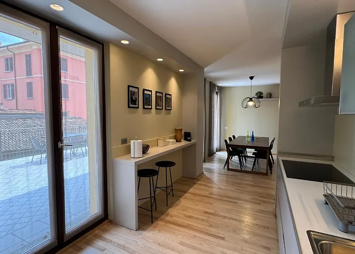 公寓 Lovely Loft & Flat