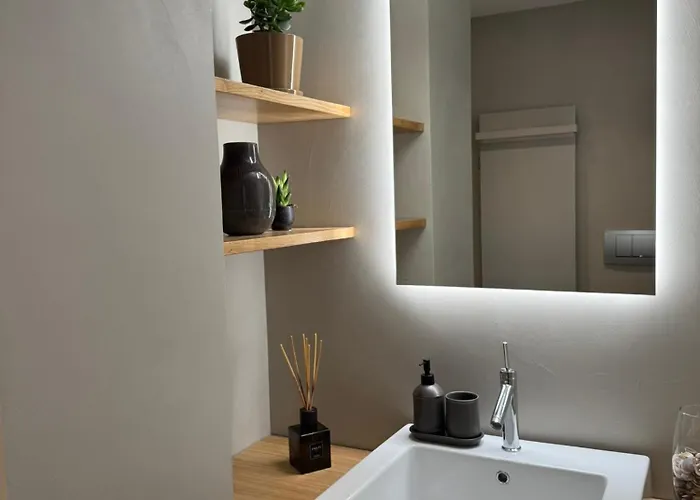 Lovely Loft & Flat * 梅纳焦